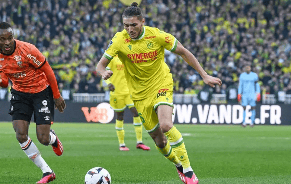 包含南特主场作战，球迷期待球队终结连胜纪录的词条