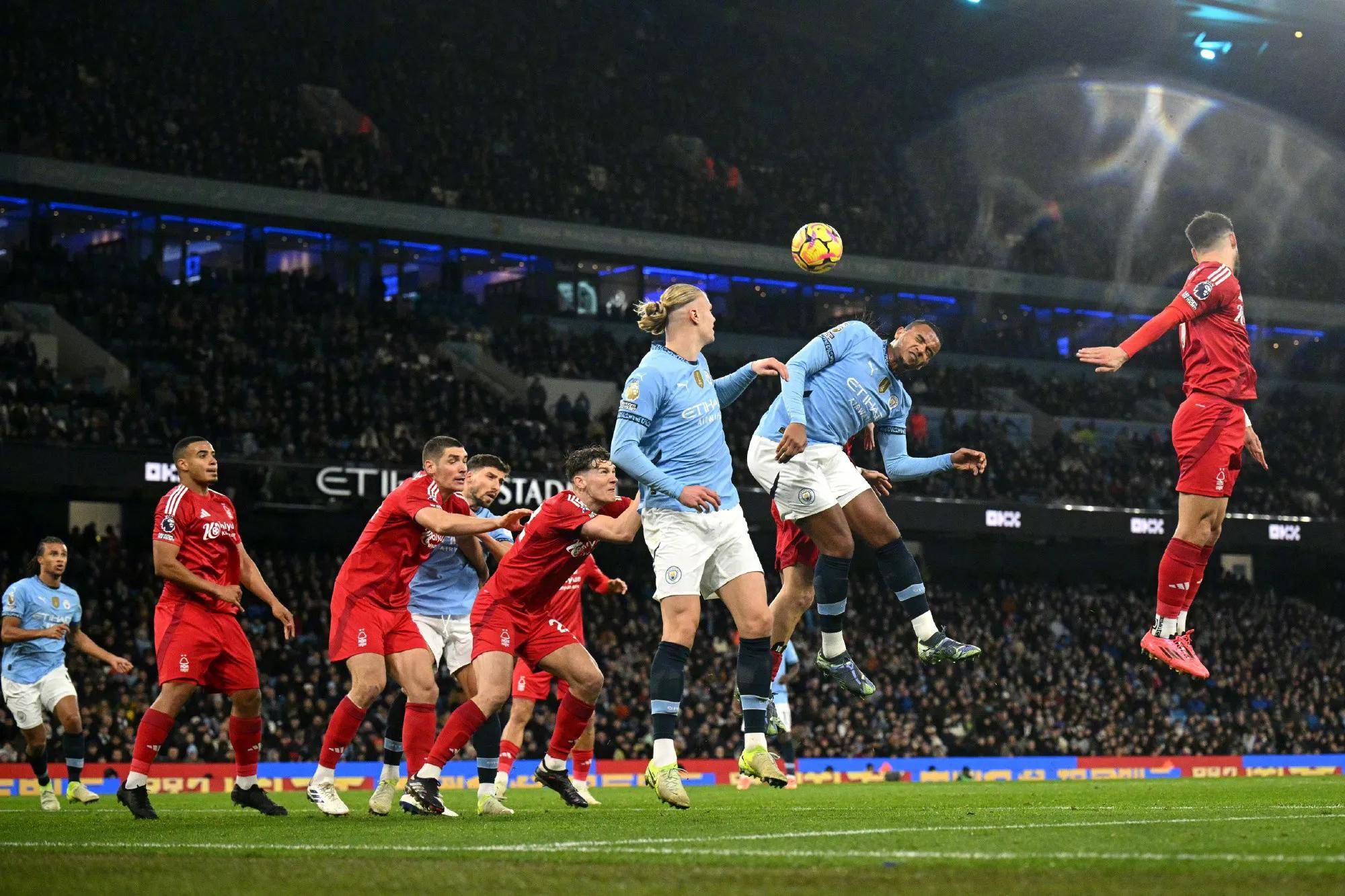 利物浦三连胜，重返英超领先位置