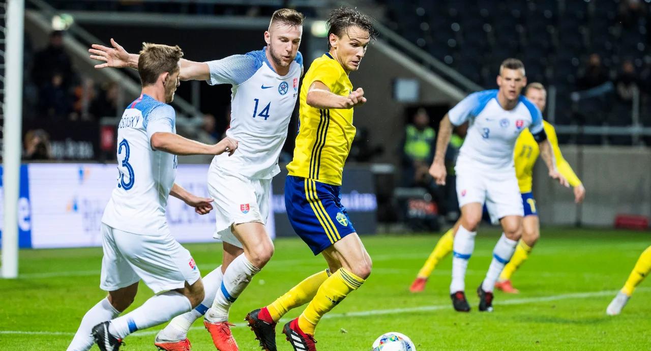 包含斯洛伐克队意外力压强敌晋级欧国联半决赛的词条