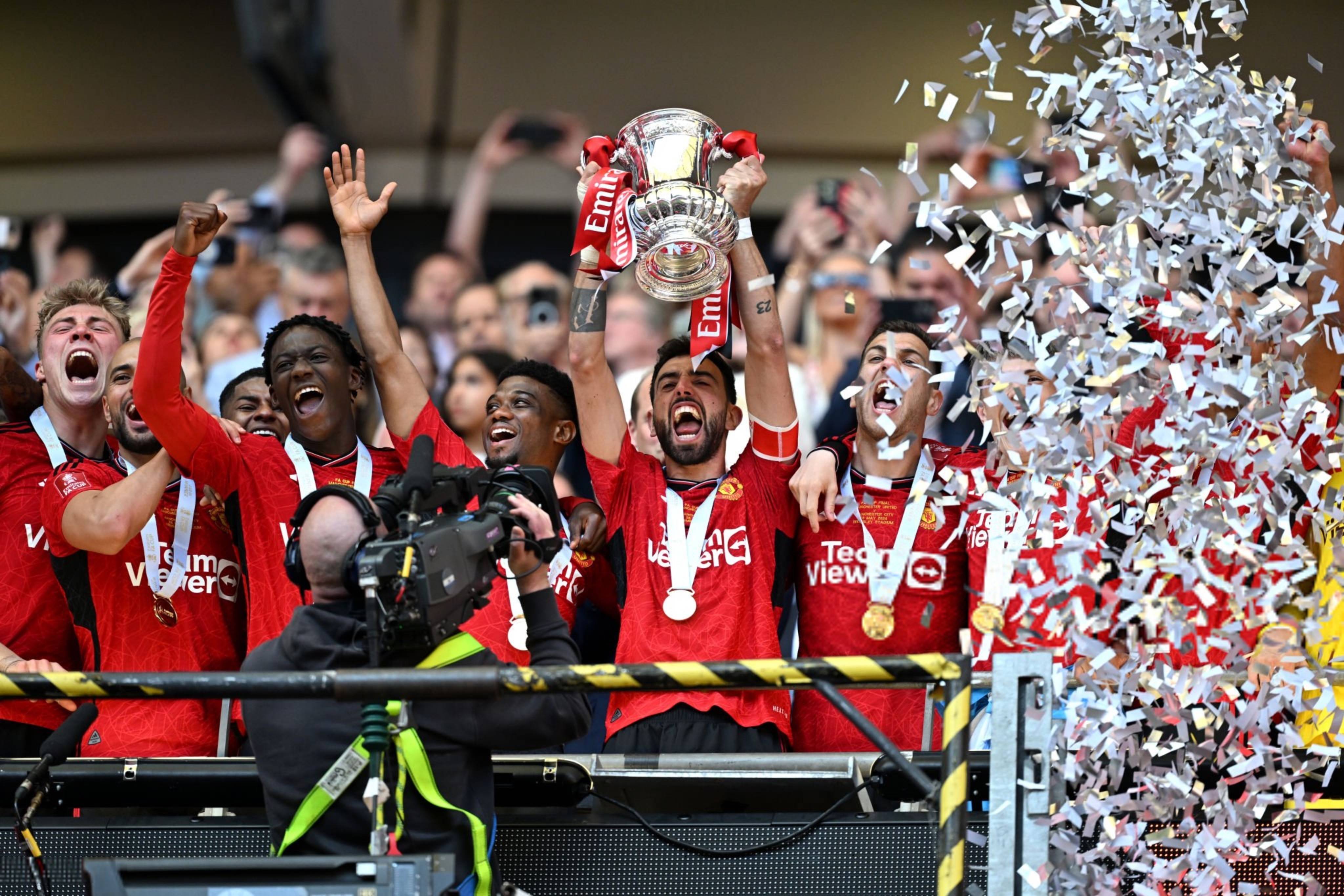 曼联遭遇失利，失去晋级机会！