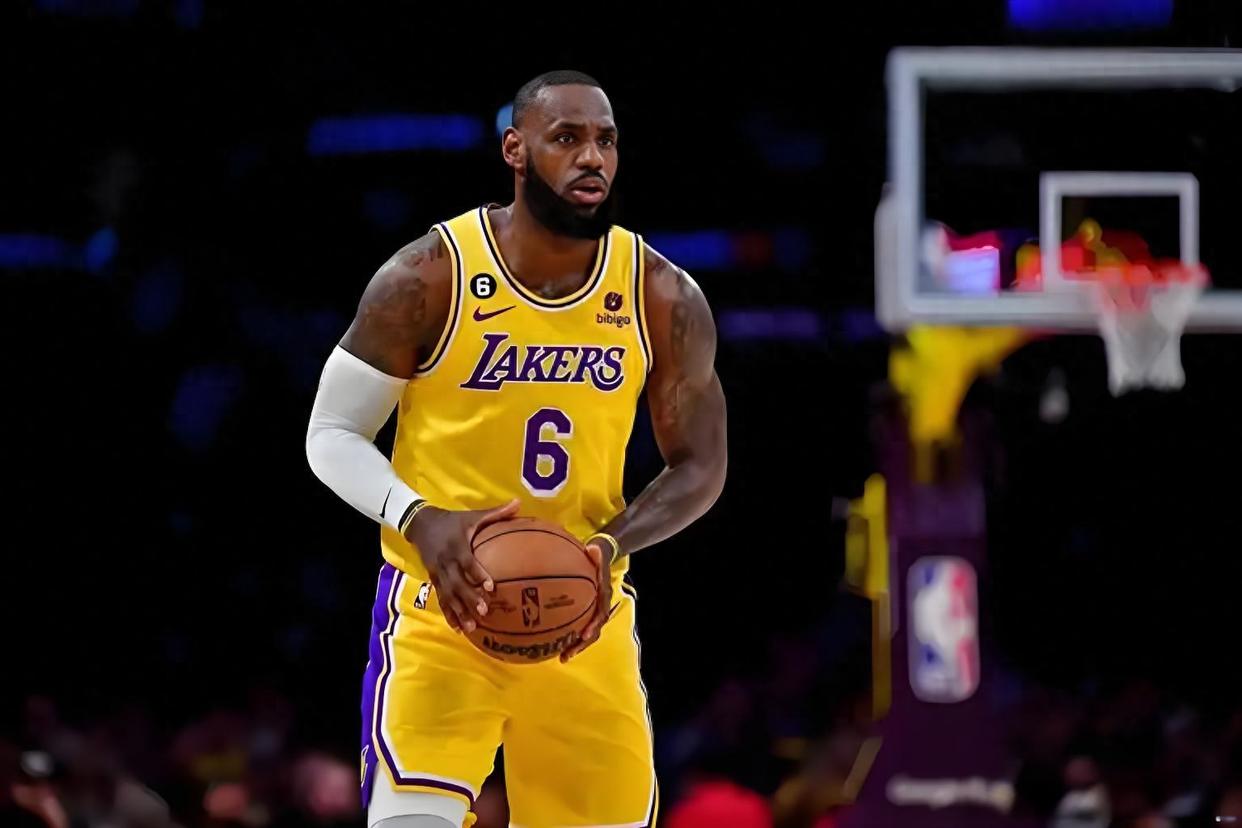 包含季军战巅峰对决！詹姆斯能否带领球队夺冠？的词条