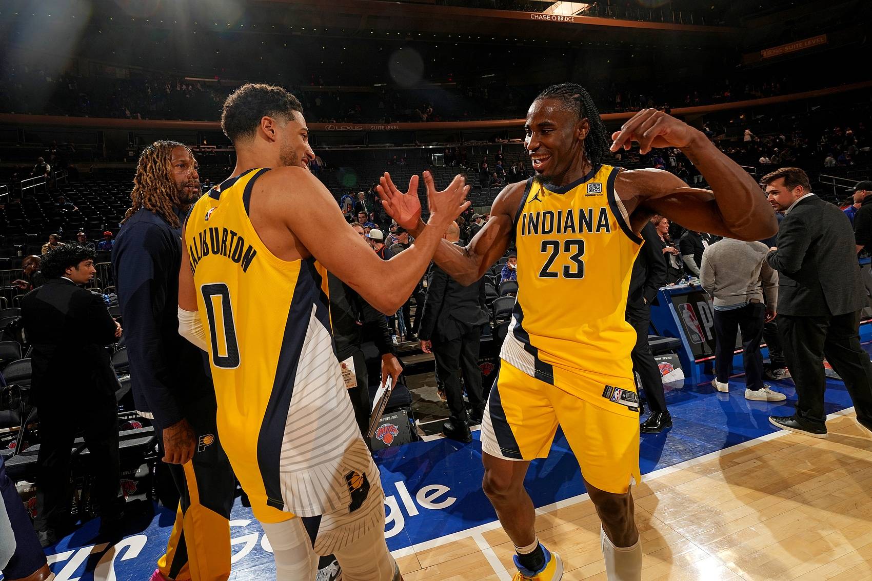 鹈鹕惊艳全场，全明星入选助攻爆棚，步行者逆转取胜！