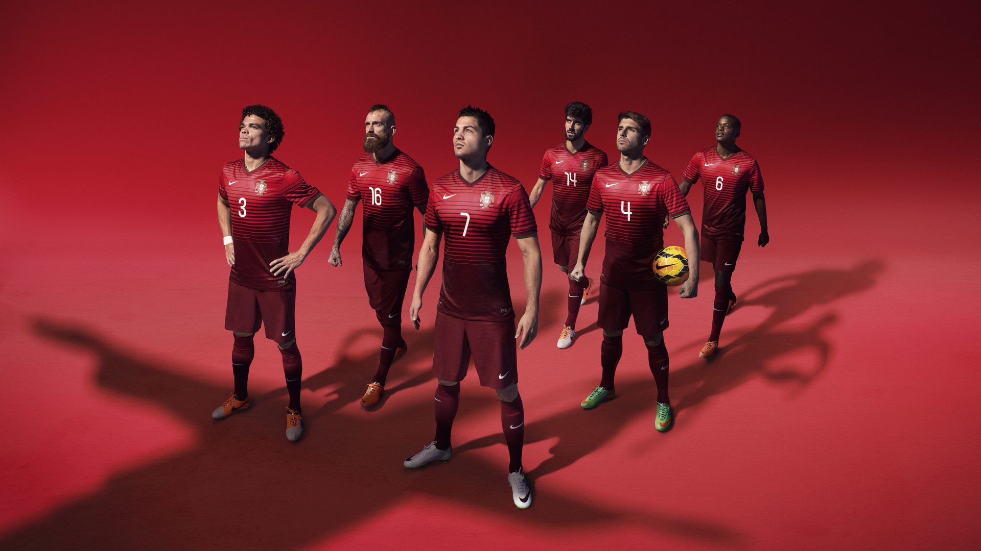 利物浦不断突破！，C罗连续七场比赛得分超过最后时刻胜出引发球迷热议